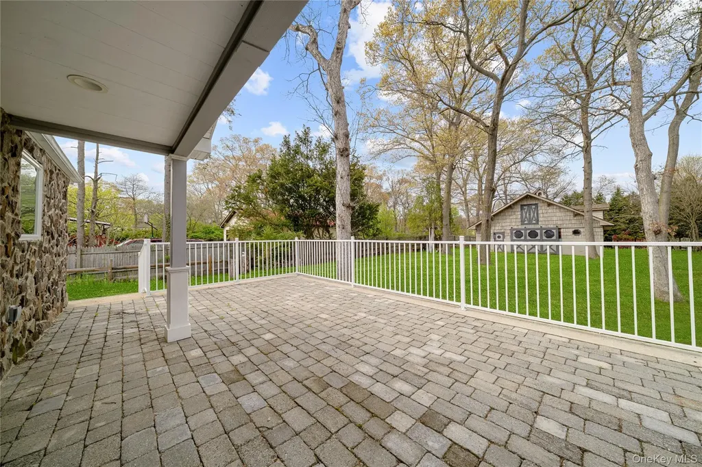 257 Southlawn Avenue Central Islip NY 11722