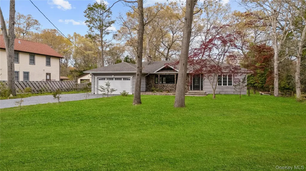 257 Southlawn Avenue Central Islip NY 11722