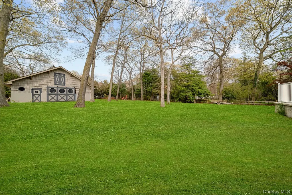 257 Southlawn Avenue Central Islip NY 11722