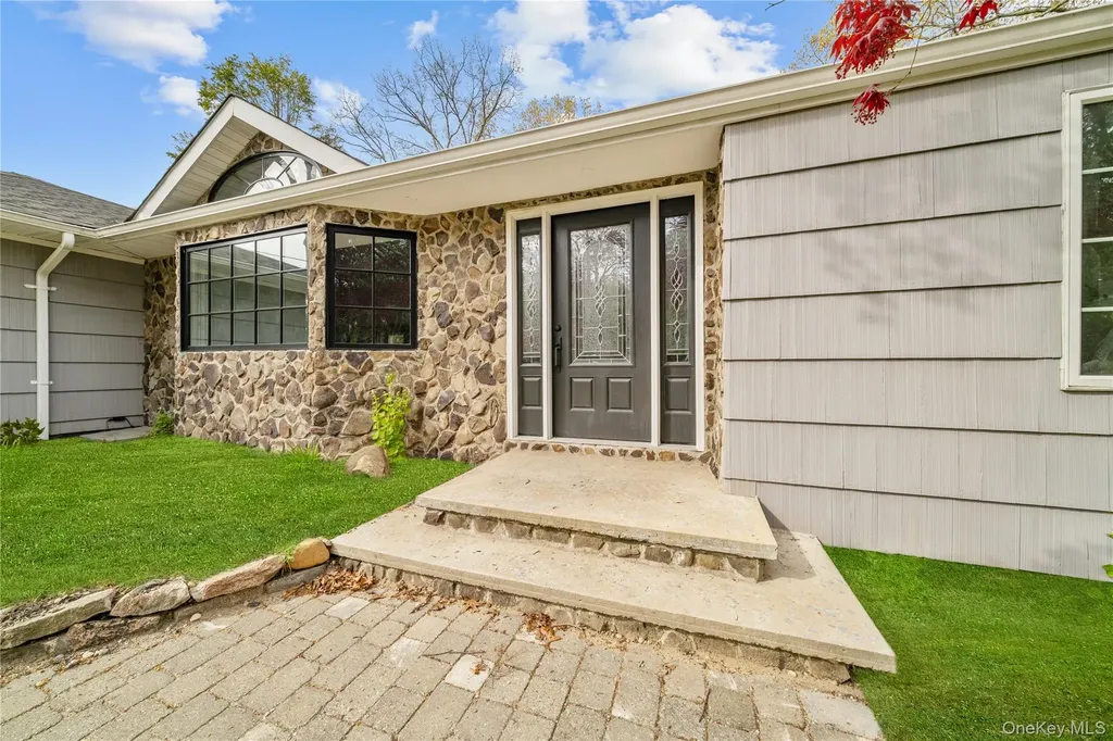 257 Southlawn Avenue Central Islip NY 11722