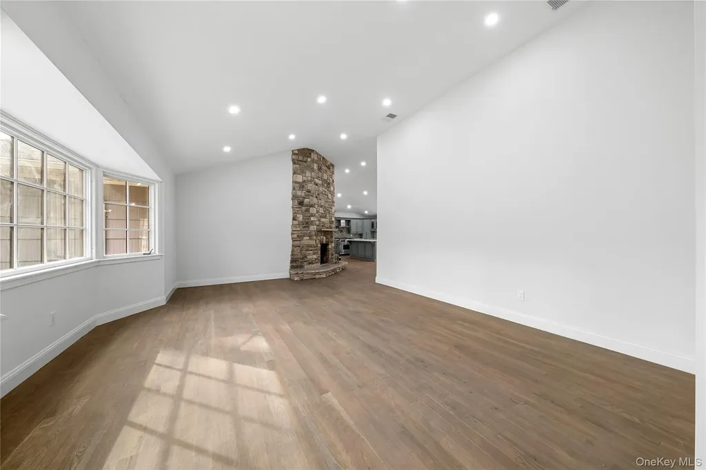 257 Southlawn Avenue Central Islip NY 11722