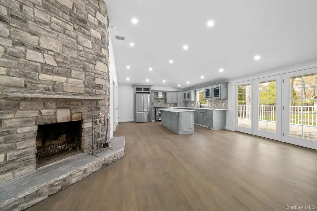 257 Southlawn Avenue Central Islip NY 11722