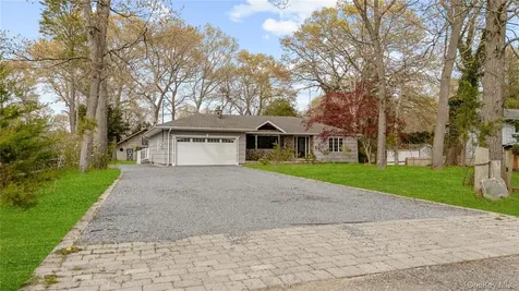 257 Southlawn Avenue Central Islip NY 11722
