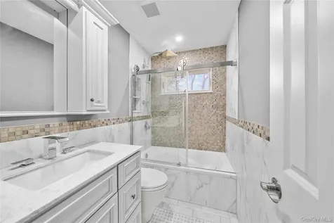 257 Southlawn Avenue Central Islip NY 11722