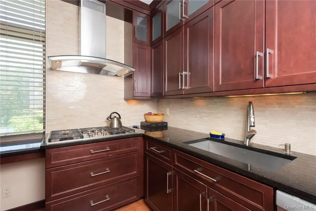 35 N Chatsworth Avenue Larchmont NY 10538