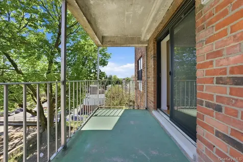671 Bronx River Road Yonkers NY 10704