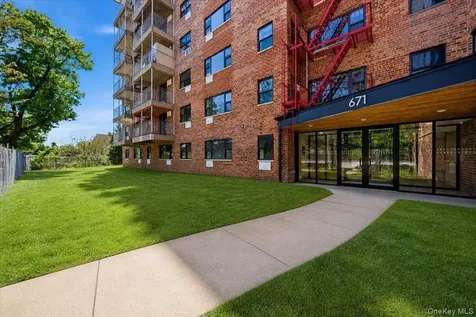 671 Bronx River Road Yonkers NY 10704