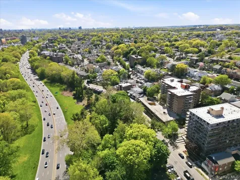671 Bronx River Road Yonkers NY 10704