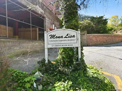 671 Bronx River Road Yonkers NY 10704