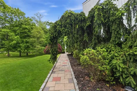 65 Cliffside Lane Bedford Corners NY 10549