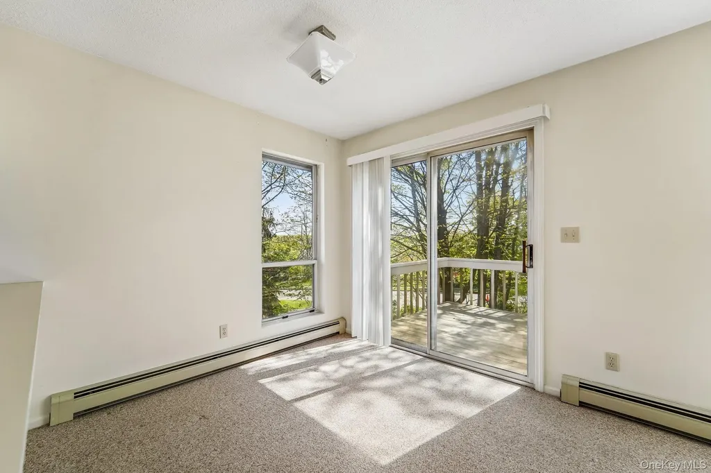 18 Brooke Hollow Lane Peekskill NY 10566