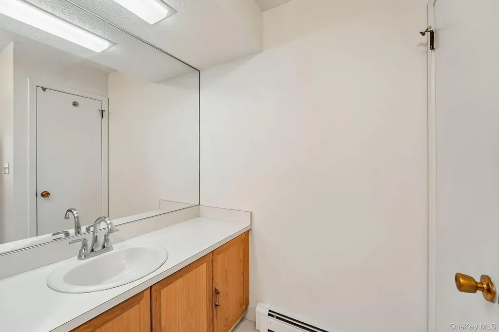 18 Brooke Hollow Lane Peekskill NY 10566