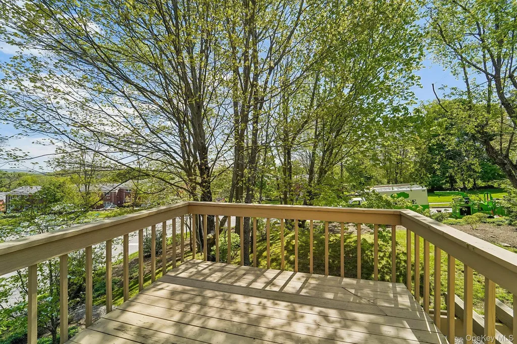 18 Brooke Hollow Lane Peekskill NY 10566