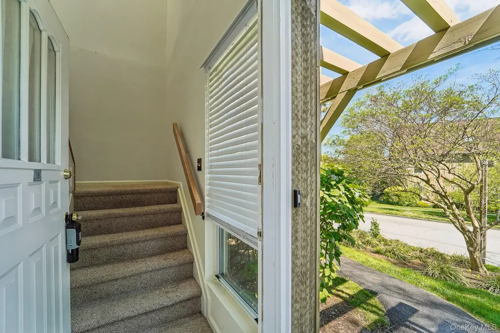 18 Brooke Hollow Lane Peekskill NY 10566