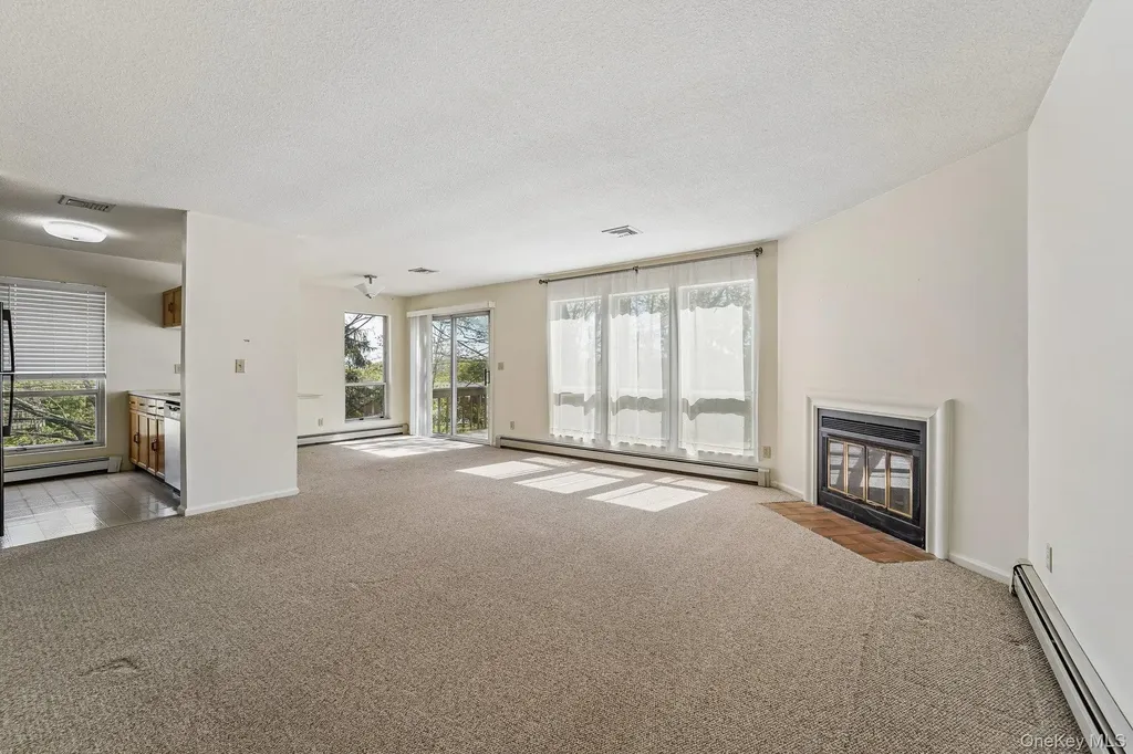 18 Brooke Hollow Lane Peekskill NY 10566