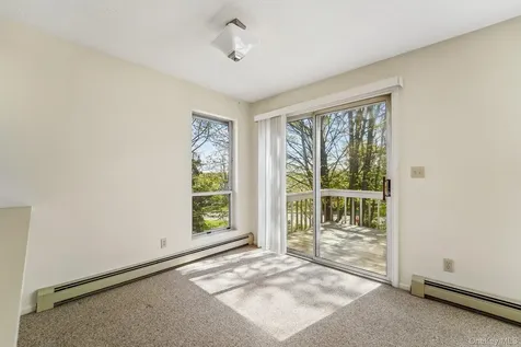 18 Brooke Hollow Lane Peekskill NY 10566