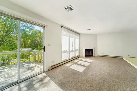 18 Brooke Hollow Lane Peekskill NY 10566