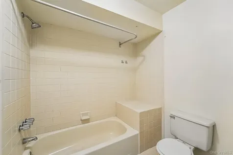 18 Brooke Hollow Lane Peekskill NY 10566