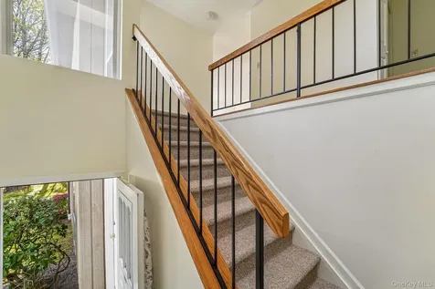 18 Brooke Hollow Lane Peekskill NY 10566