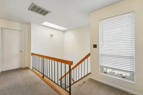 18 Brooke Hollow Lane Peekskill NY 10566
