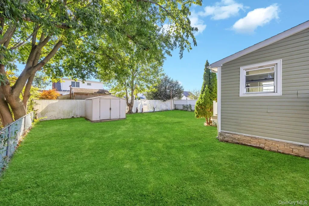 259 35th Street Lindenhurst NY 11757