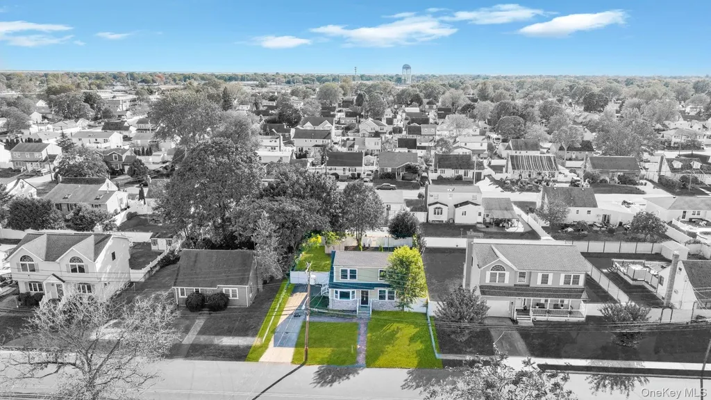 259 35th Street Lindenhurst NY 11757