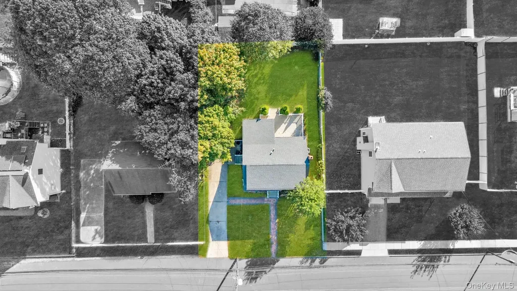 259 35th Street Lindenhurst NY 11757