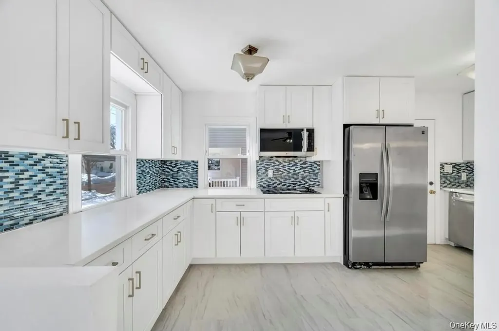 627 10th Avenue New Hyde Park NY 11040