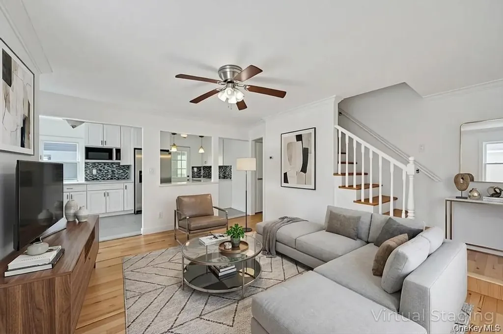627 10th Avenue New Hyde Park NY 11040