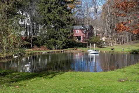 145 Drake Road Pleasant Valley NY 12569