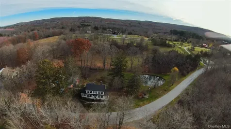 145 Drake Road Pleasant Valley NY 12569