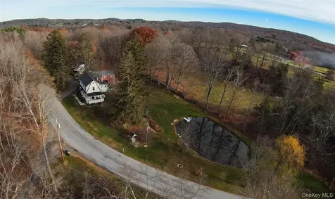 145 Drake Road Pleasant Valley NY 12569
