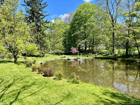 145 Drake Road Pleasant Valley NY 12569