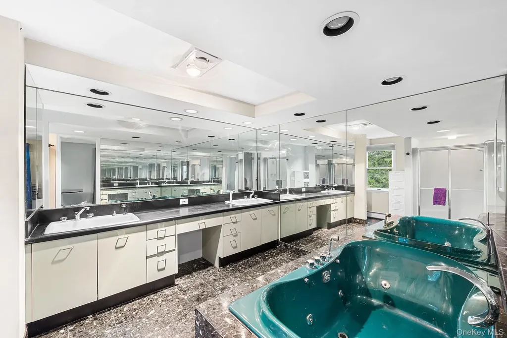 8 Raymond Drive Carmel NY 10512