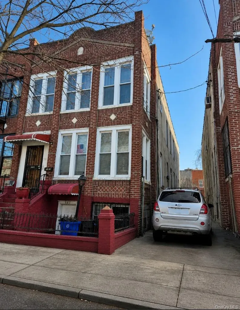 587 Miller Avenue Brooklyn NY 11207