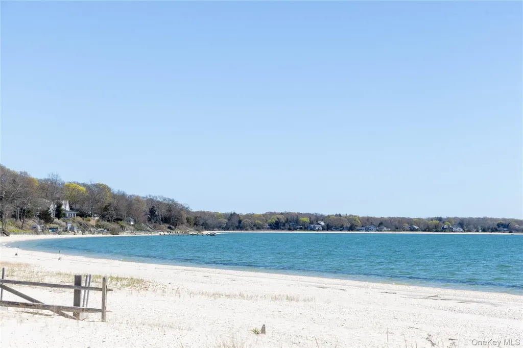1635 Smith Road Peconic NY 11958