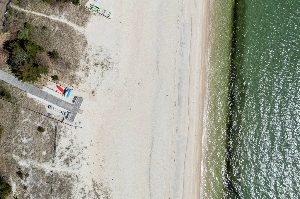 1635 Smith Road Peconic NY 11958