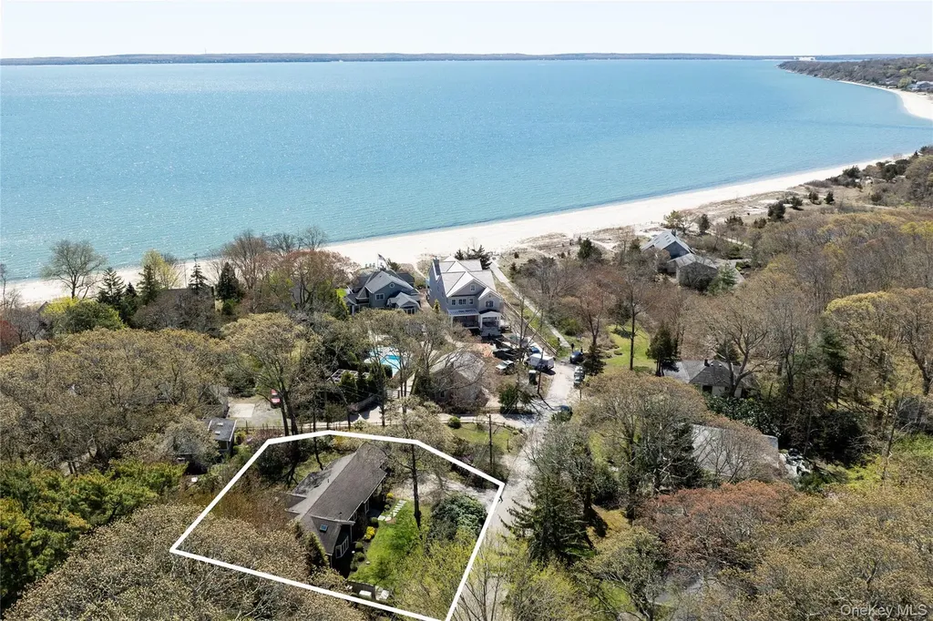 1635 Smith Road Peconic NY 11958