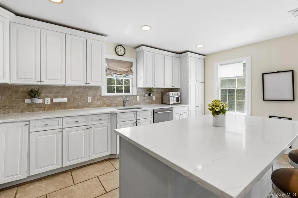 47 Syosset Circle Syosset NY 11791