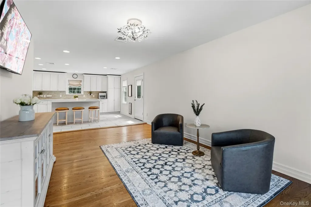 47 Syosset Circle Syosset NY 11791
