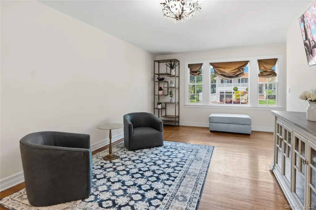 47 Syosset Circle Syosset NY 11791