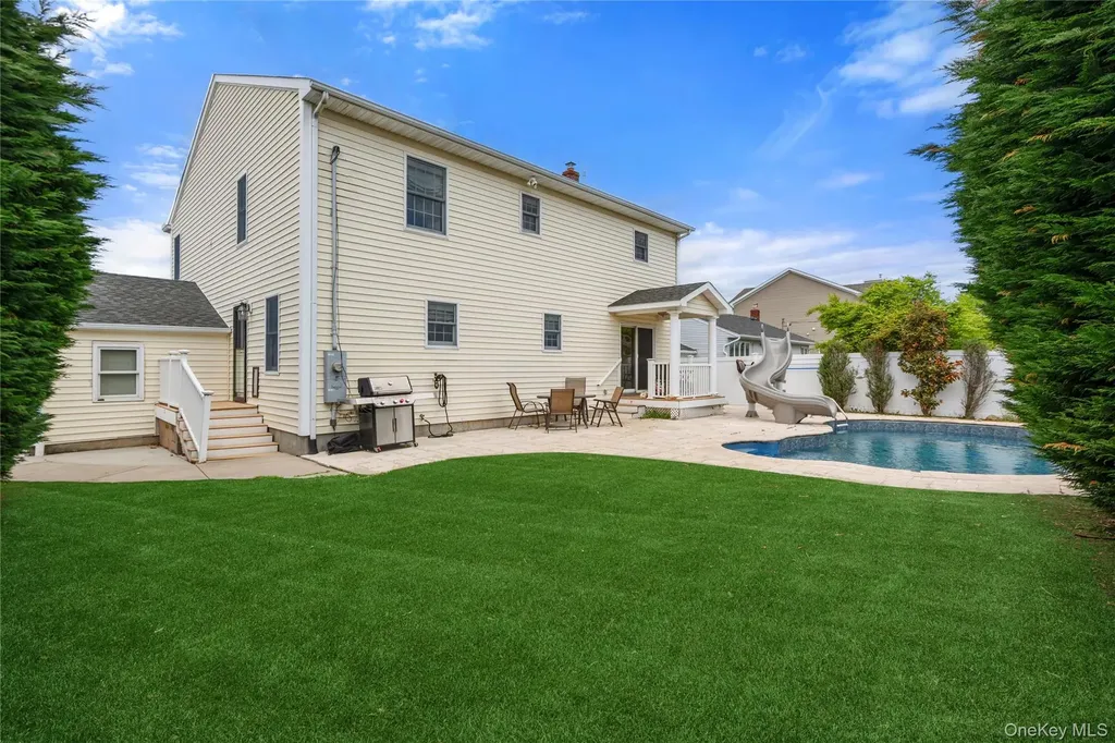 47 Syosset Circle Syosset NY 11791