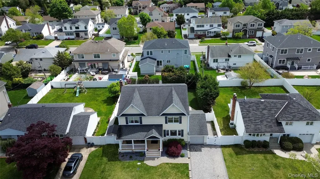 47 Syosset Circle Syosset NY 11791