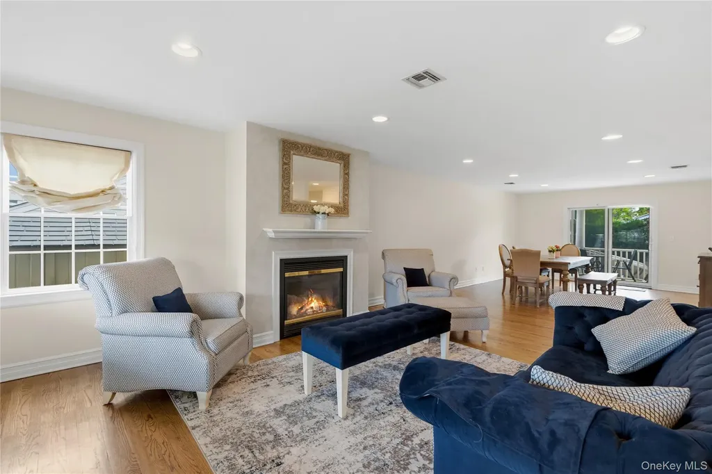 47 Syosset Circle Syosset NY 11791
