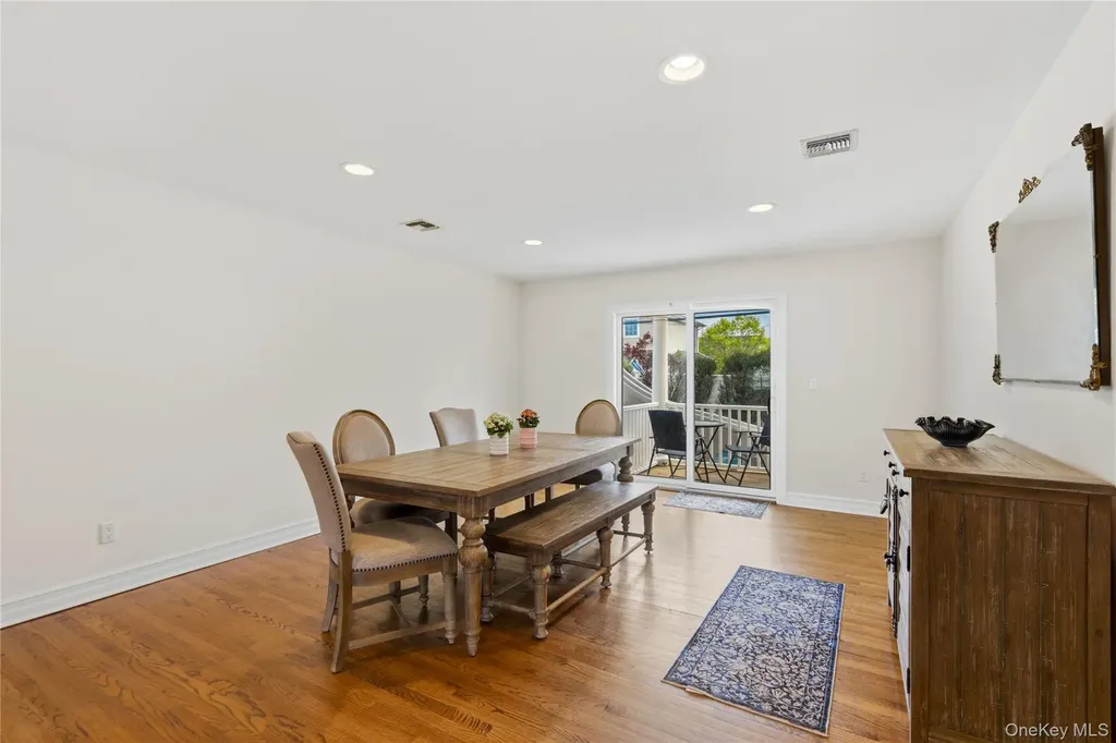 47 Syosset Circle Syosset NY 11791