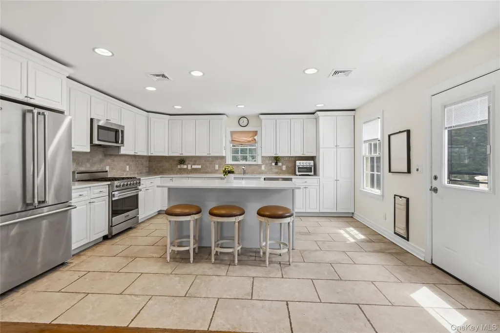 47 Syosset Circle Syosset NY 11791