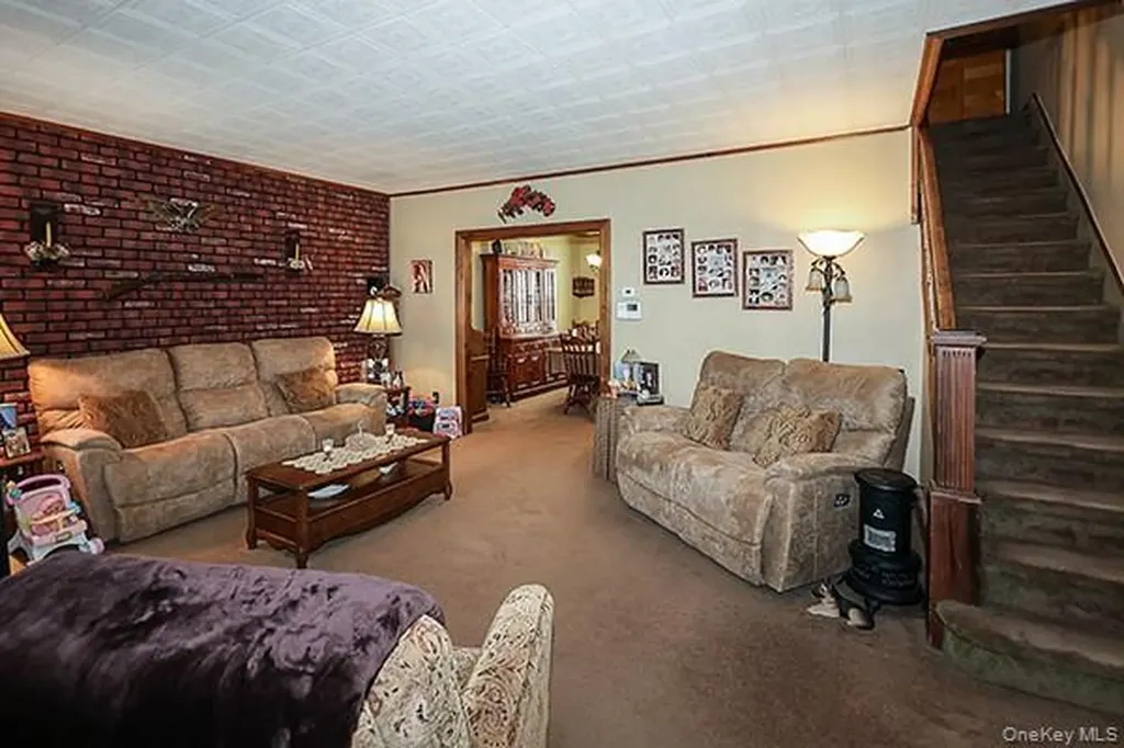 7833 74th Street Glendale NY 11385