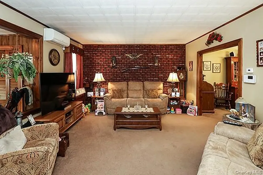 7833 74th Street Glendale NY 11385