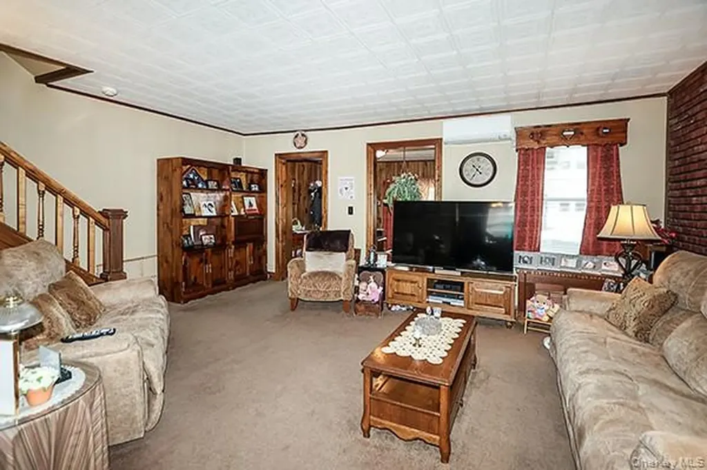 7833 74th Street Glendale NY 11385