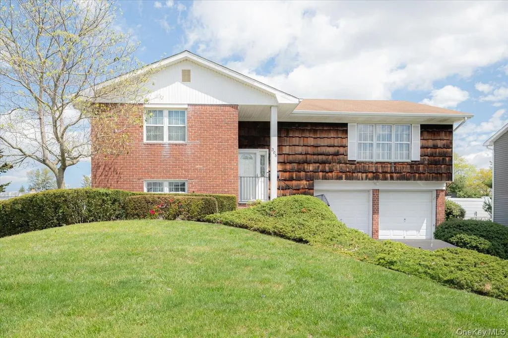 305 Kimberly Place West Islip NY 11795